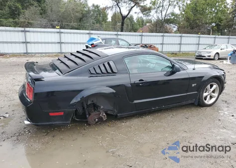 2006 Ford Mustang Gt z USA, uszkodzony, nr VIN 1ZVFT82H465241653